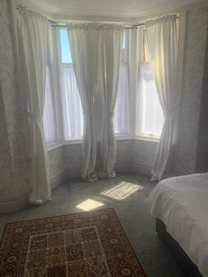 Macleods Hotel Blackpool Bagian luar foto